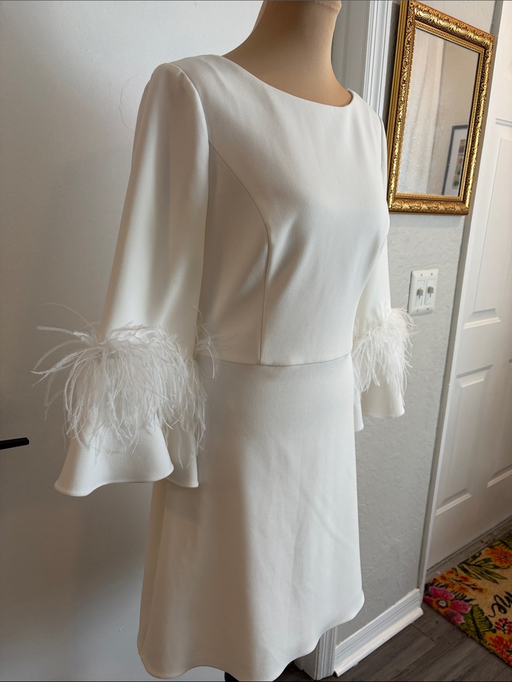 Adrianna Papell white mini dress with 3/4 sleeves with feather accents bow SZ 6 - Picture 5 of 11